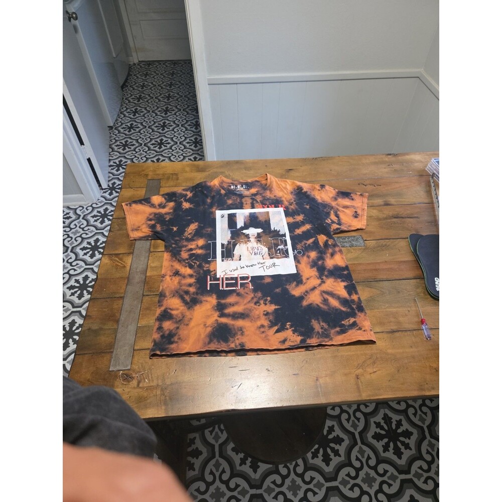 HER I Used To Know Her 2018 Tour T Shirt Adult XL Black Orange Tie Dye